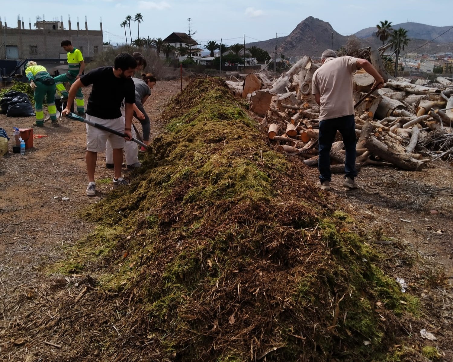 El Mercadillo del Agricultor de Arona acoge una nueva formación del proyecto ‘Abónate al Cambio’