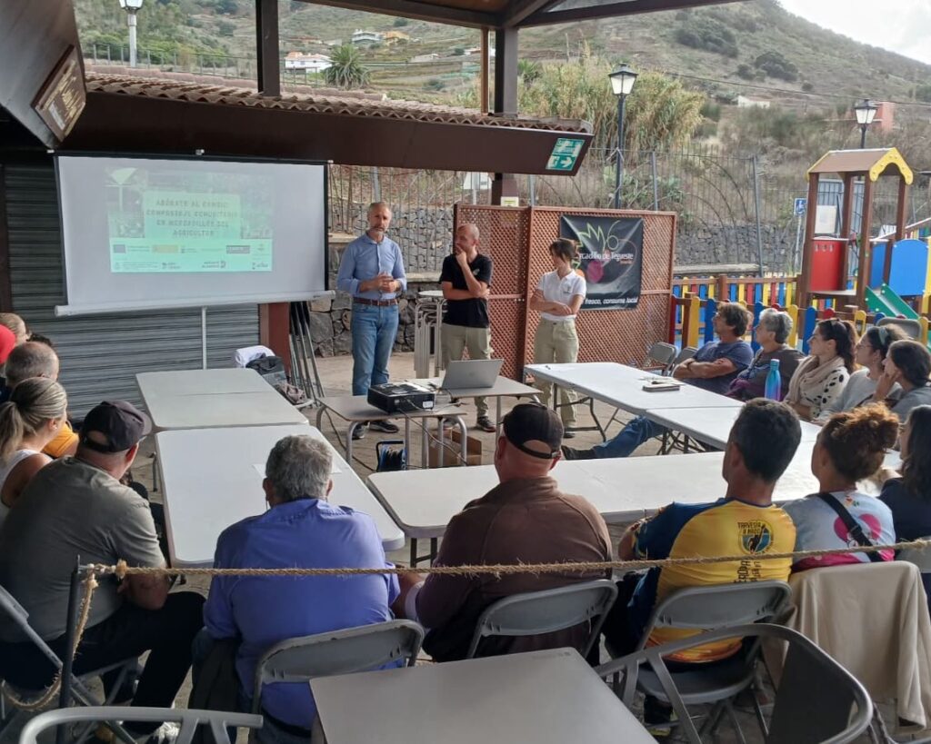 Tegueste impulsa el compostaje en el Mercadillo del Agricultor con el proyecto ‘Abónate al Cambio’ 2 WhatsApp Image 2025 11 12 at 08.11.40
