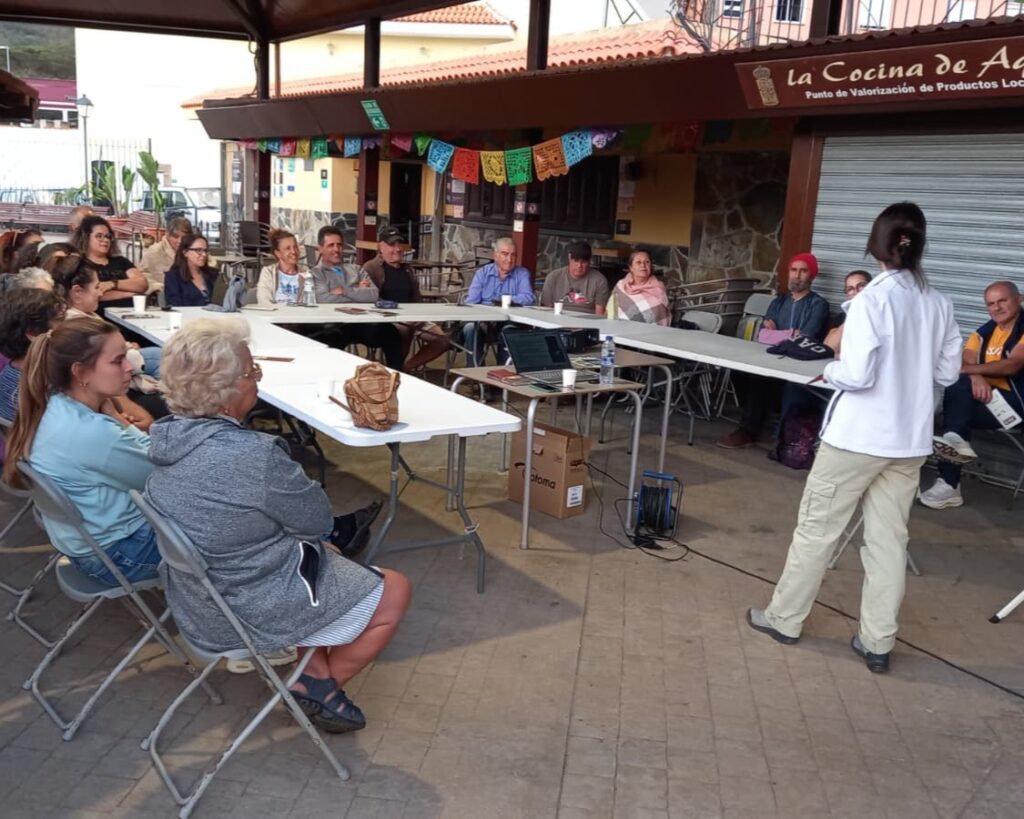 Tegueste impulsa el compostaje en el Mercadillo del Agricultor con el proyecto ‘Abónate al Cambio’ 1 WhatsApp Image 2025 11 12 at 08.11.48
