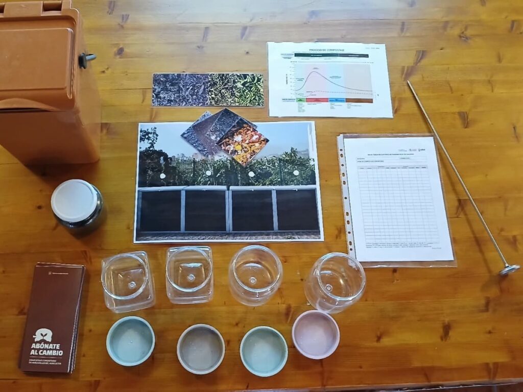 El proyecto ‘Abónate al Cambio’ cierra sus sesiones formativas en el Mercadillo del Agricultor Cooperativa Las Medianías 1 WhatsApp Image 2025 11 19 at 12.06.10